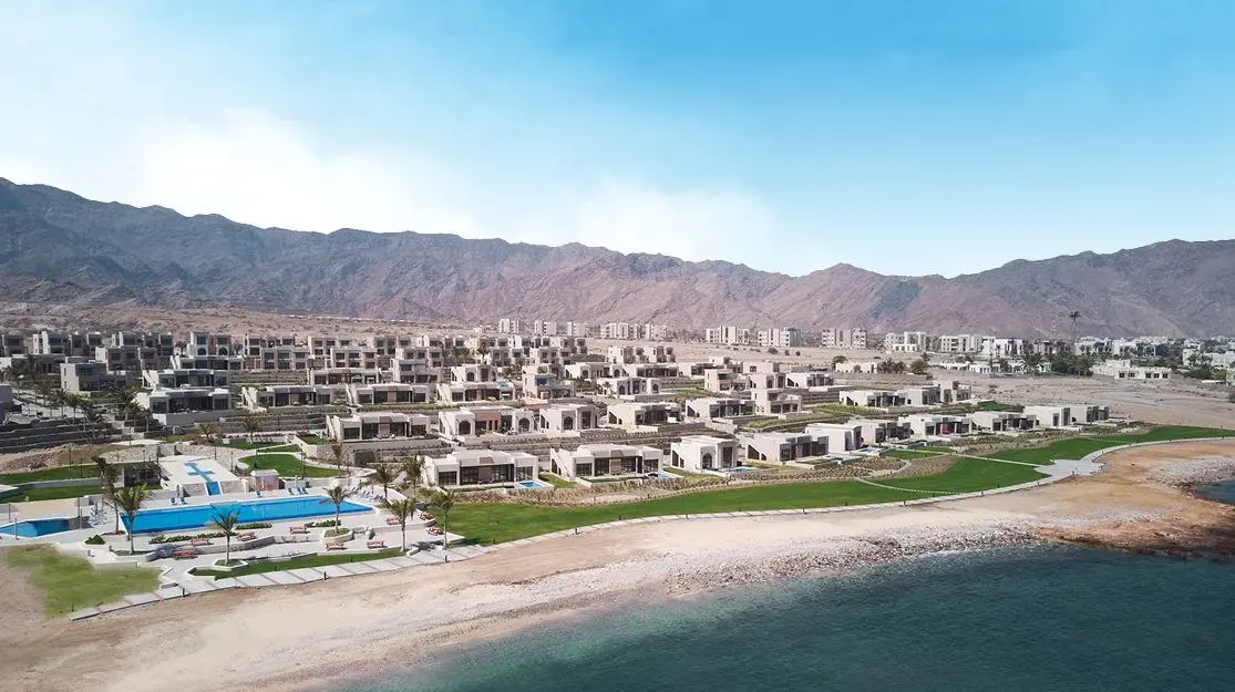 فيلا 5 غرف 344 م² قرب ملعب الجولف بجبل سيفة – تملك حر